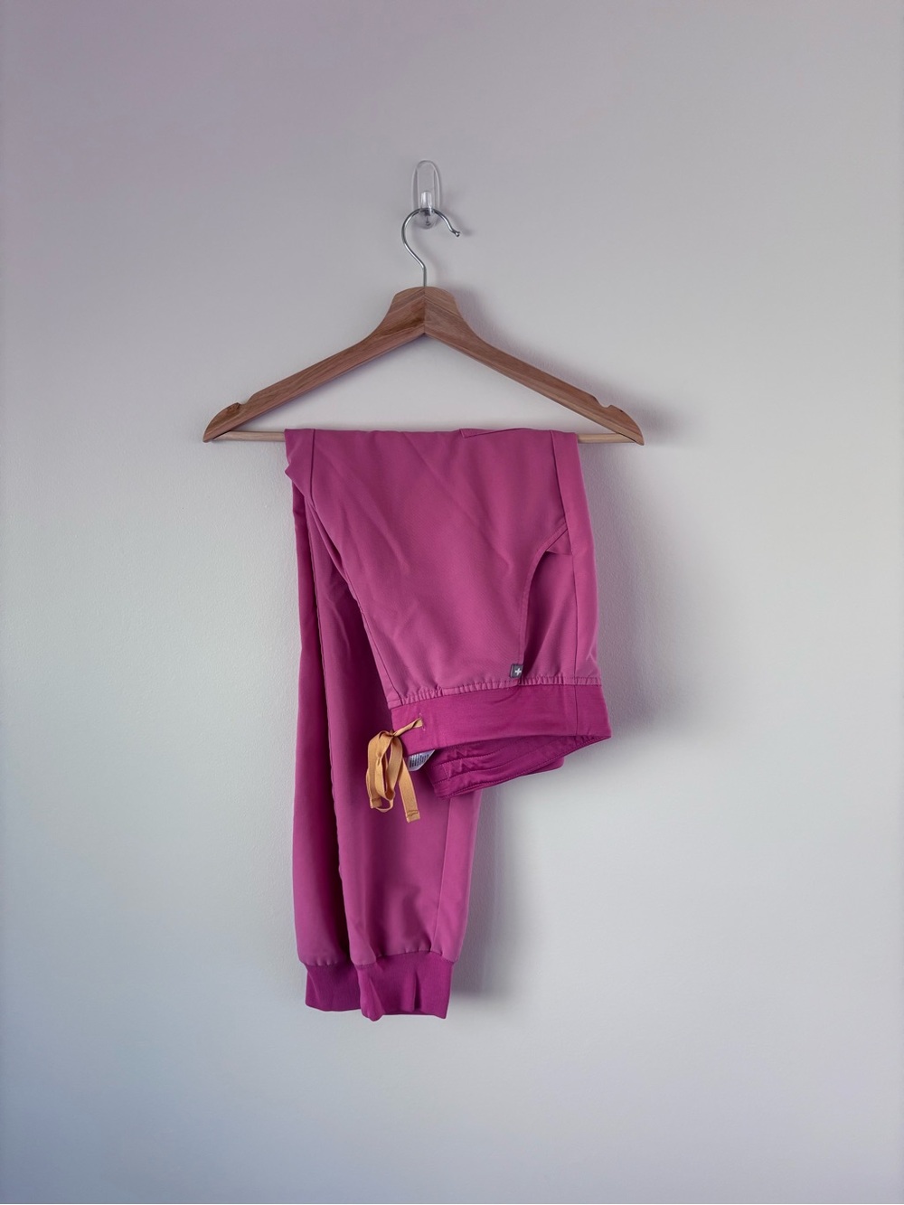 Figs Zamora Jogger Scrub Pants in Neon Pink (Size Small)